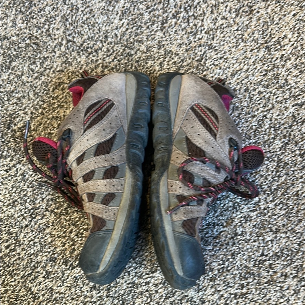 Columbia Brown and Pink Hiking Shoes - Picture 2 of 7